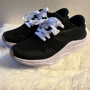 Avia athletic shoe. Brand new without tags, size 8.